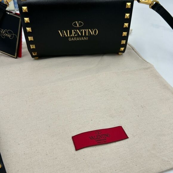 Women’s Valentino Garavani rock, stud, leather shoulder bag made in Italy - Picture 3 of 16